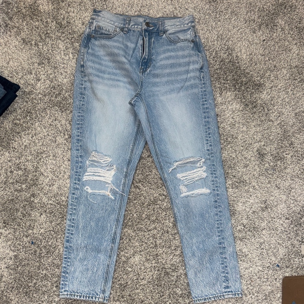 American Eagle Outfitters Light Blue High Rise Mom  Jeans Size 0 Short